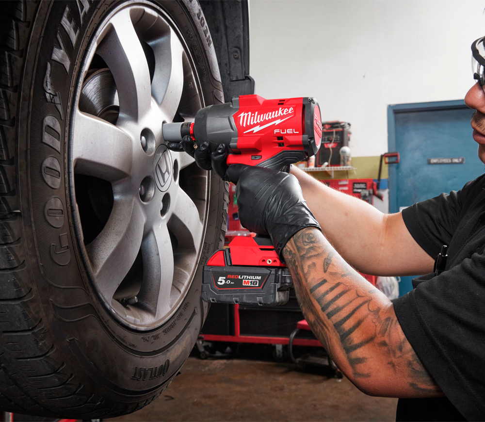 Гайковерт аккумуляторный 18В 5Ач MILWAUKEE M18 FHIW2F12-502X 2034Нм photo 4