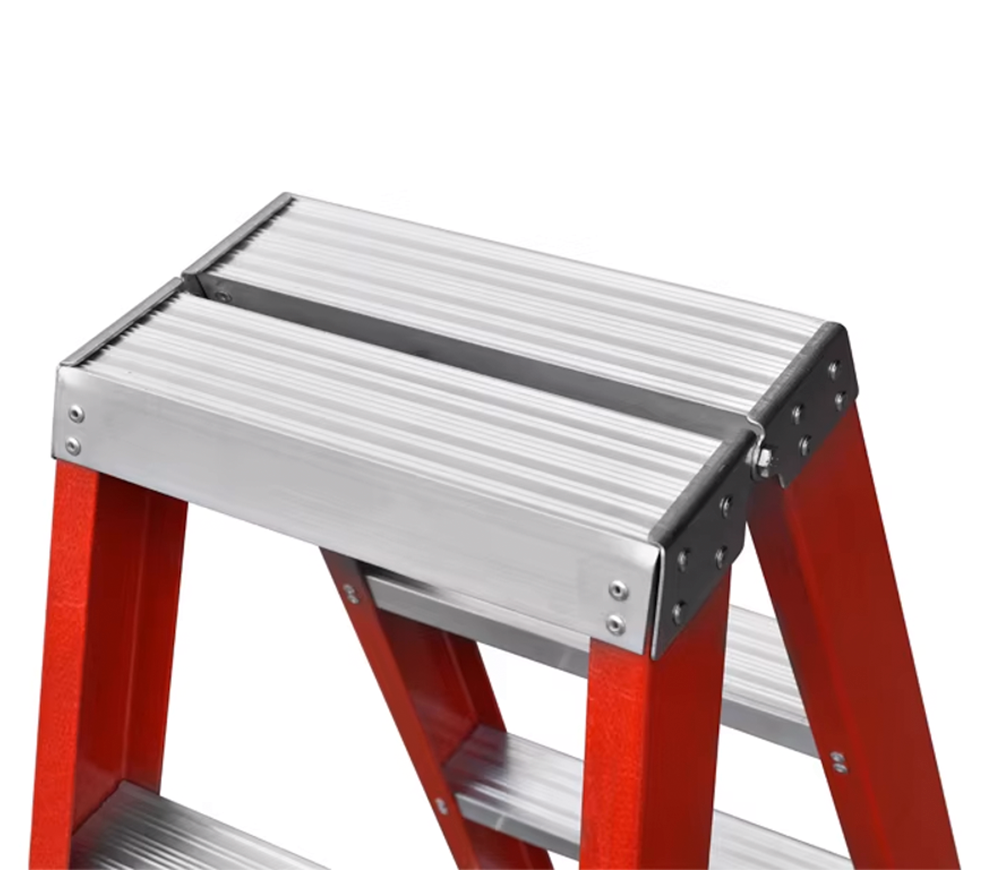Двухсторонняя стремянка диэлектрическая SunLadders PD0905 1.42m 180kg photo 1