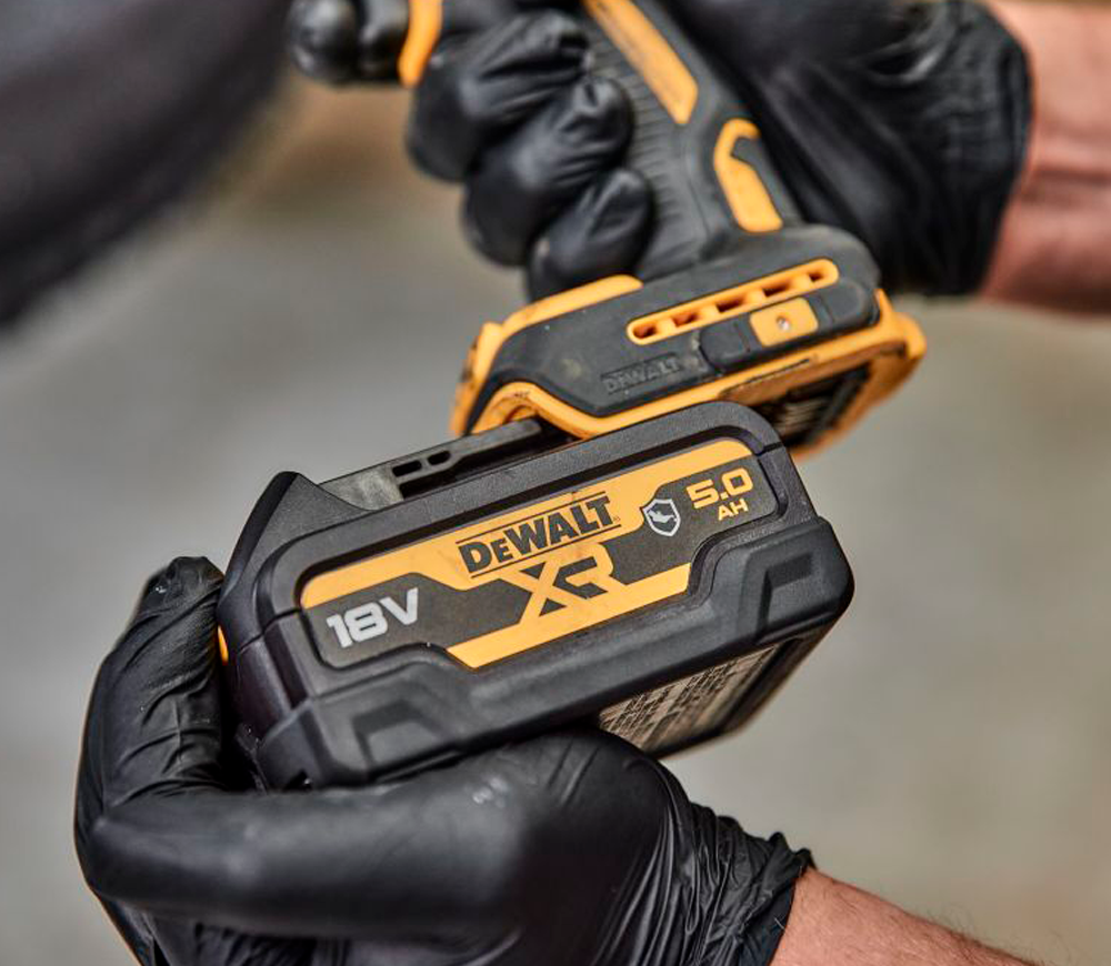 Аккумулятор DEWALT DCB184G-XJ Слайдер 18В 5Ач photo 2