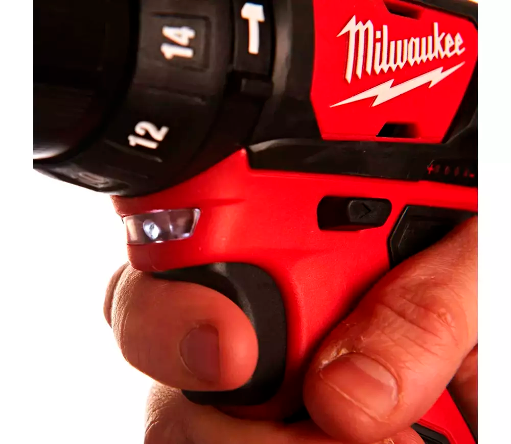 Mașină de înșurubat cu percuție cu acum. MILWAUKEE M12 BPDMC-202C 12V 2Ah photo 3