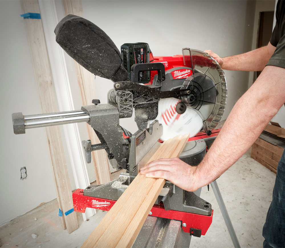 Торцовочная пила аккумуляторная 18В 12Ач MILWAUKEE 4933499181 305мм photo 4