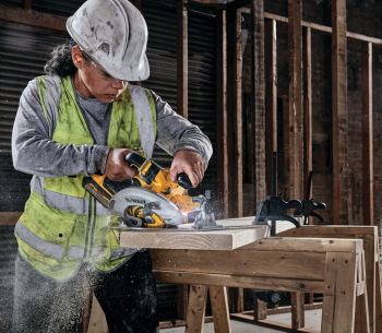 Дисковая пила аккумуляторная (без аккумуляторов) DEWALT DCS573NT 190мм 54В photo 2