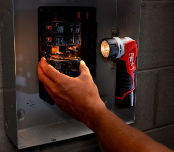 Фонарь строительный аккумуляторный (без аккумуляторов) MILWAUKEE M12TLED 120лм 12В photo 2
