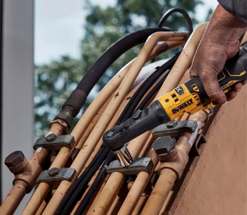 Аккумуляторная трещотка DEWALT DCF510N  75Нм photo 2