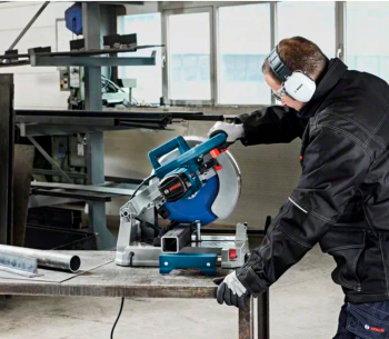 Абразивно-отрезной станок по металлу BOSCH GCD 12 JL 2000вт 305мм photo 0