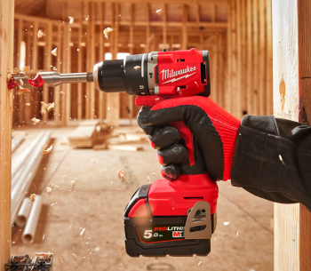 Mașină de înșurubat cu percuție cu acum. MILWAUKEE M18 BLPDRC-422C 18V 2+4Ah photo 2