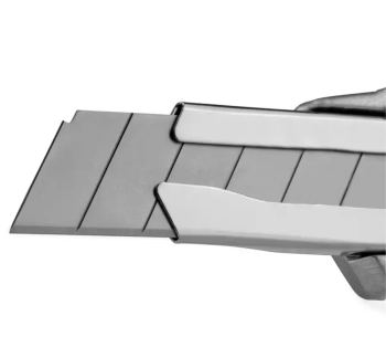 Строительный нож RONIX RH-3005 18мм photo 1