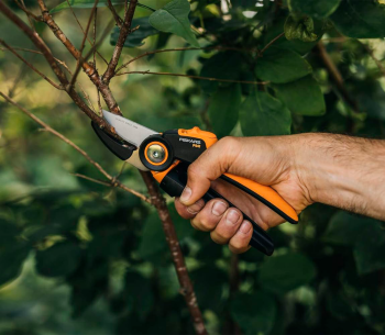 Секатор садовый FISKARS PowerGearX L P941 222мм photo 1